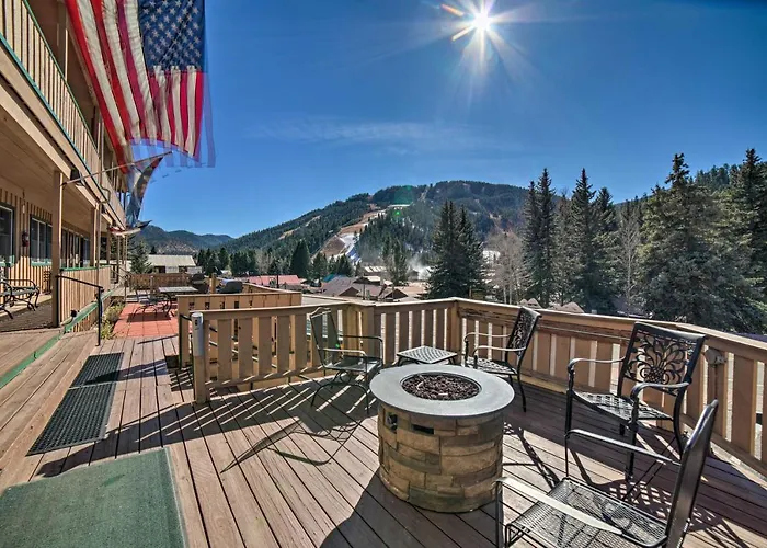 Walkable Location! Mtn-View Condo In Red River